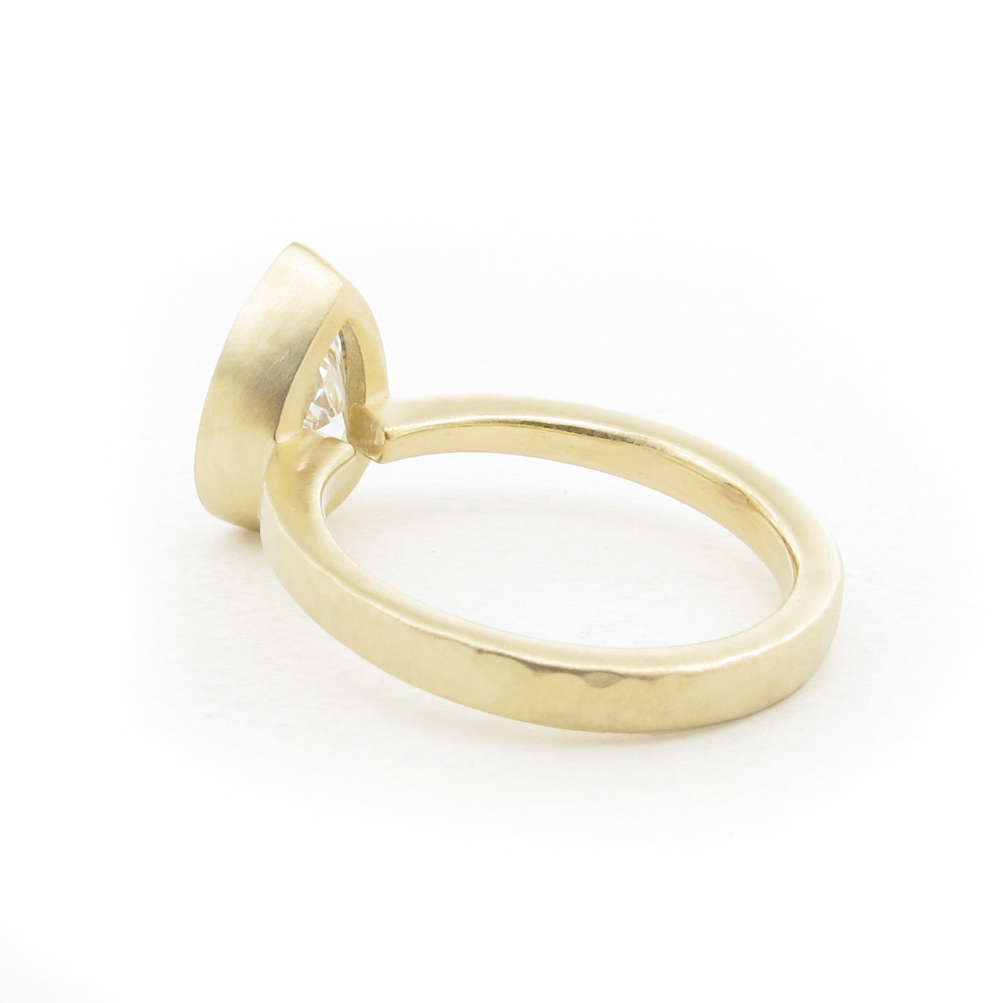 Pear Cut Semi-Mount with delicate tapered band