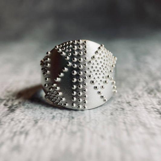 Granulated cigar band