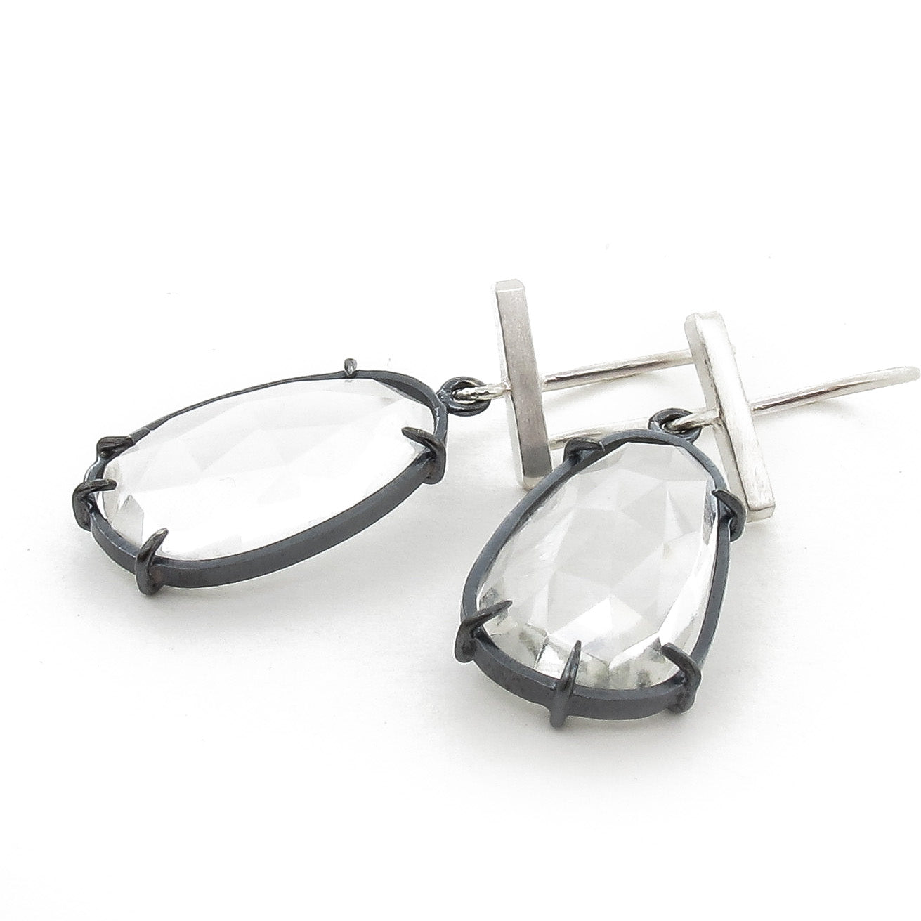 Rock crystal claw earrings