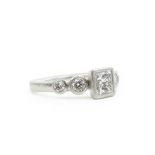 Load image into Gallery viewer, Bezel set diamond five stone ring