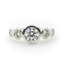 Load image into Gallery viewer, Moissanite Five Stone Ring