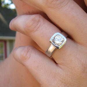 Cushion cut moissanite stone